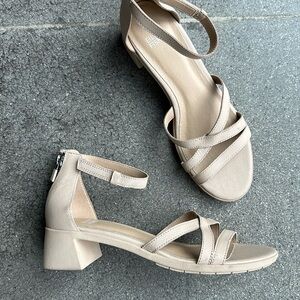 Eileen Fisher genuine leather block heel sandals, size 8